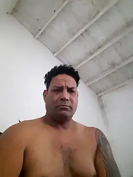 Snapshot of hecwil8 chatting on 02-01-26, 12:58 hecwil8 online show from 02-01-26, 12:58