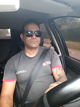 hecwil8 online show from 10-27-25, 11:44