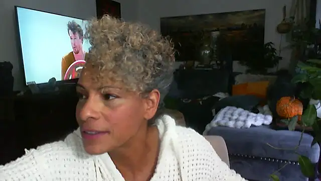 CeceilaMoon online show from 11-20-25, 11:03