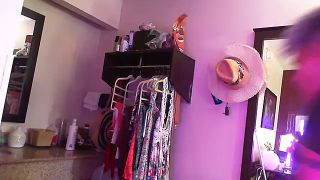 Snapshot of CeceilaMoon chatting on 07-10-26, 01:44 CeceilaMoon online show from 07-10-26, 01:44
