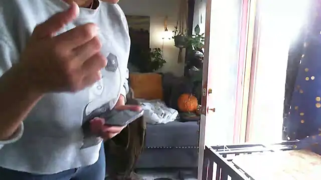 CeceilaMoon online show from 11-12-25, 05:50