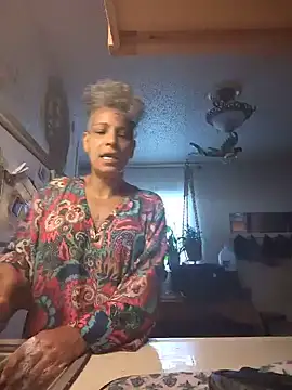 Snapshot of CeceilaMoon chatting on 05-22-26, 01:42 CeceilaMoon online show from 05-22-26, 01:42
