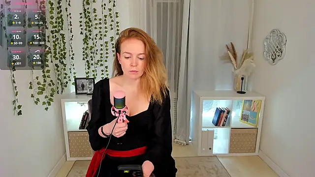 Snapshot of Asha_Glooom chatting on 10-14-25, 06:19 Asha Glooom online show from 10-14-25, 06:19