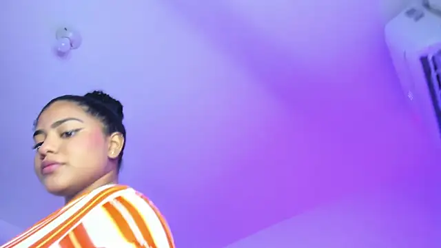 Snapshot of sharlot_evans_ chatting on 11-29-25, 01:55 sharlot evans online show from 11-29-25, 01:55