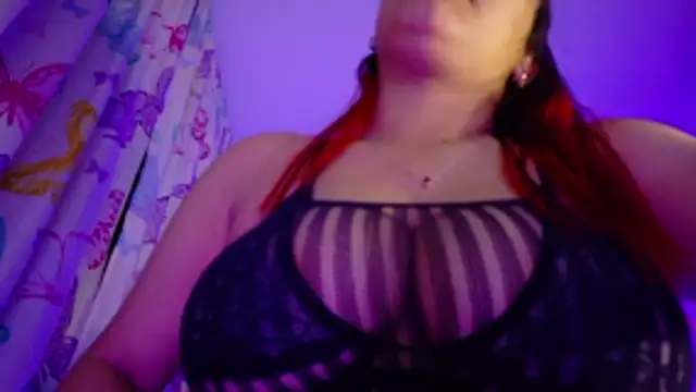 Snapshot of NicolleTaylor chatting on 05-10-26, 06:06 NicolleTaylor online show from 05-10-26, 06:06