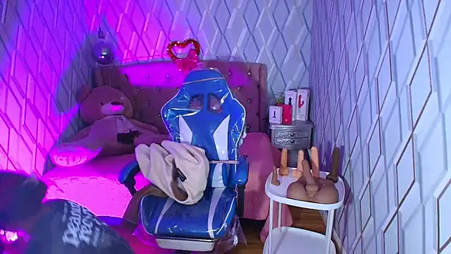 NicolleTaylor online show from 02-08-26, 04:10