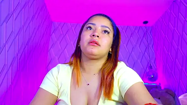 NicolleTaylor online show from 10-21-25, 04:12