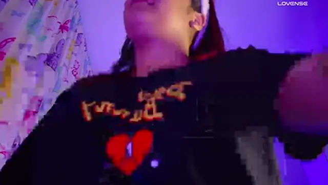 Snapshot of NicolleTaylor chatting on 05-12-26, 12:08 NicolleTaylor online show from 05-12-26, 12:08