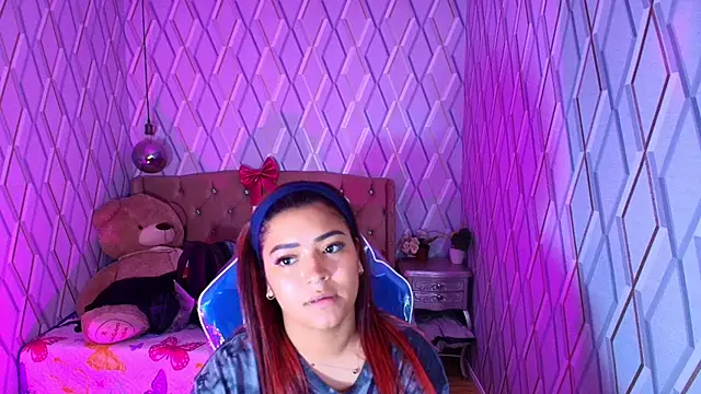 NicolleTaylor online show from 01-10-26, 04:08