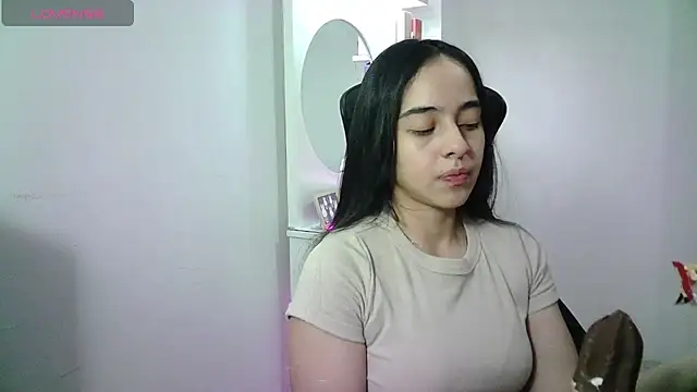 Snapshot of aineangeel chatting on 07-18-26, 11:35 aineangeel online show from 07-18-26, 11:35