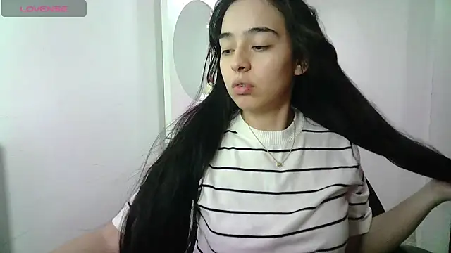 Snapshot of aineangeel chatting on 07-23-26, 01:58 aineangeel online show from 07-23-26, 01:58