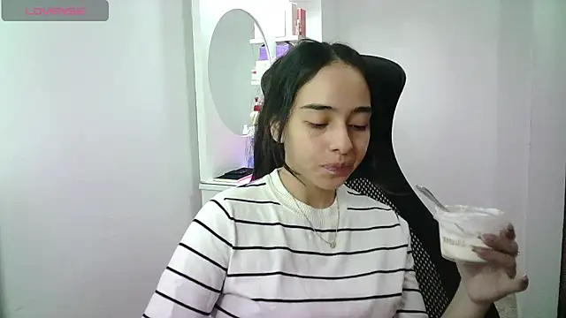 Snapshot of aineangeel chatting on 07-23-26, 12:46 aineangeel online show from 07-23-26, 12:46