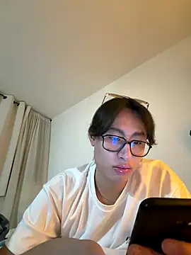 SrLuis18 online show from 12-21-25, 04:36