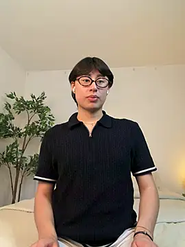 Snapshot of SrLuis18 chatting on 05-23-26, 10:53 SrLuis18 online show from 05-23-26, 10:53