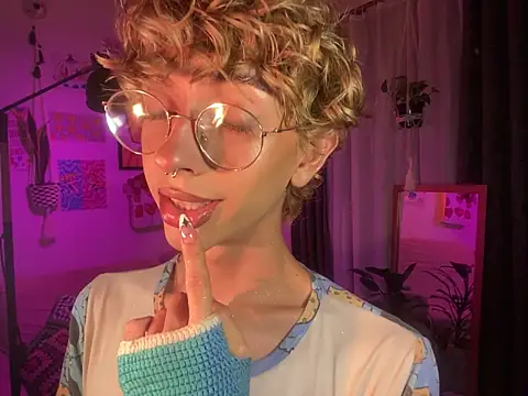 Snapshot of lyamthommpson chatting on 02-28-26, 03:50 lyamthommpson online show from 02-28-26, 03:50