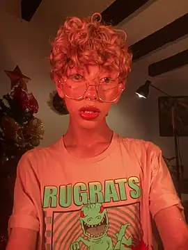 lyamthommpson online show from 12-19-25, 09:17