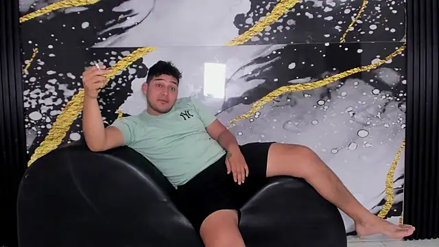 sweethot    online show from 10-05-25, 01:46