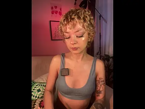 lisathommpson online show from 04-03-26, 09:32