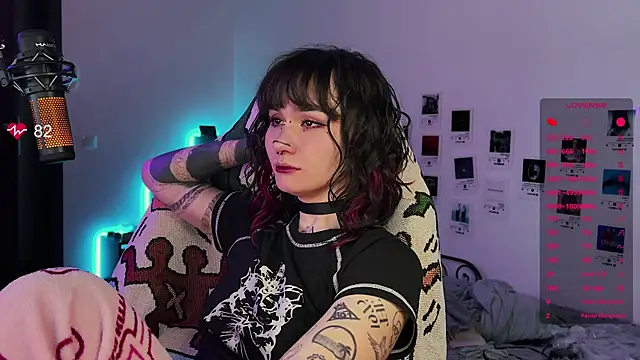 deadlysweet online show from 09-23-25, 01:23