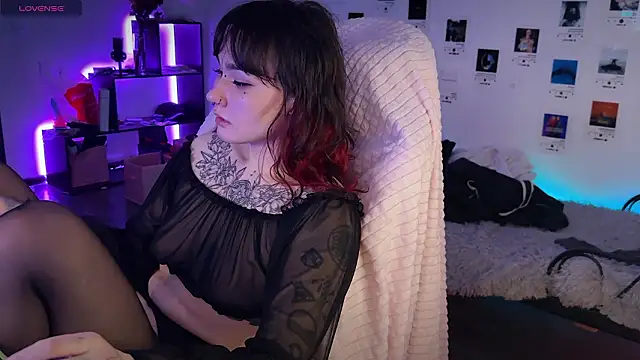 deadlysweet online show from 02-19-26, 05:37