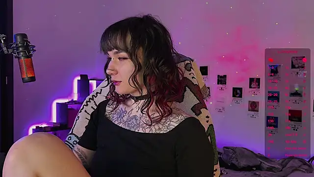 deadlysweet online show from 10-06-25, 02:02