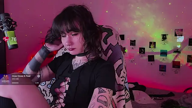 deadlysweet online show from 11-06-25, 01:09