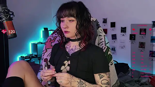 deadlysweet online show from 09-27-25, 02:39