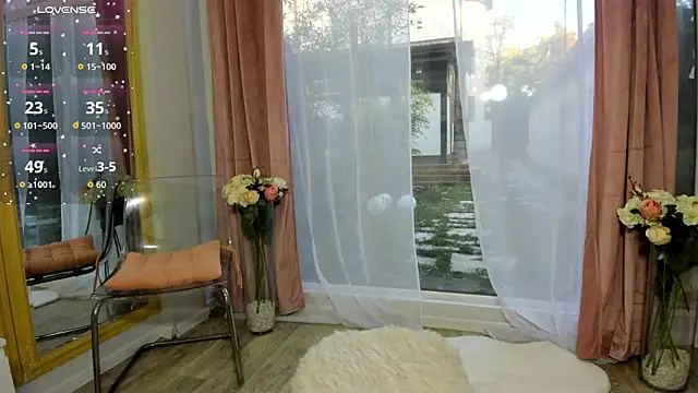 Selena Reeves online show from 10-10-25, 06:03