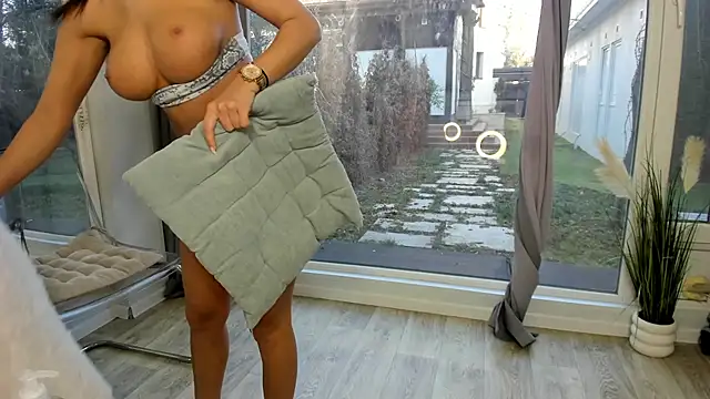 Selena Reeves online show from 03-09-25, 06:17