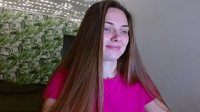 Olivia shine online show from 12-18-25, 05:23