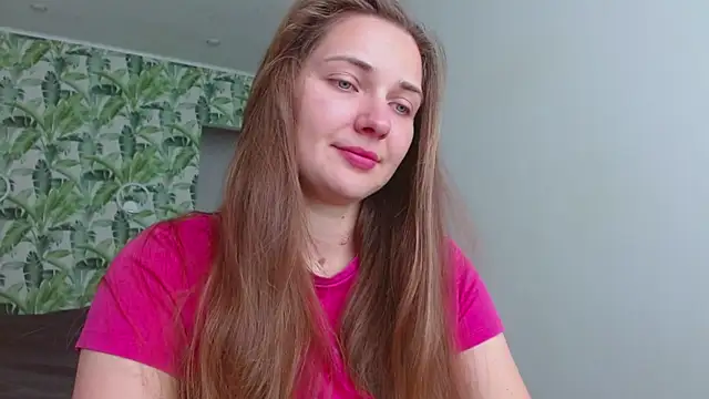Snapshot of Olivia_shine chatting on 05-30-26, 04:19 Olivia shine online show from 05-30-26, 04:19