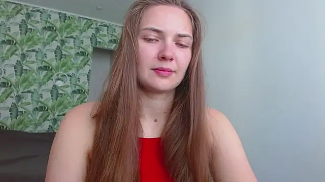 Olivia shine online show from 06-17-26, 04:23