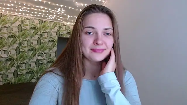 Olivia shine online show from 10-23-25, 04:22