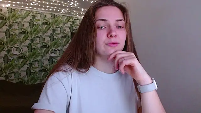 Olivia shine online show from 12-14-25, 05:24