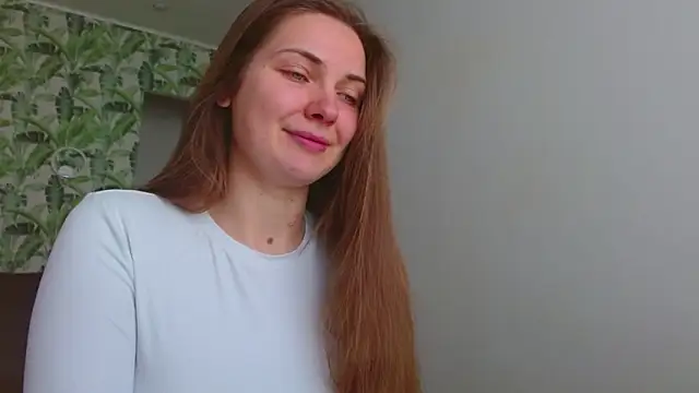 Snapshot of Olivia_shine chatting on 04-21-26, 04:19 Olivia shine online show from 04-21-26, 04:19
