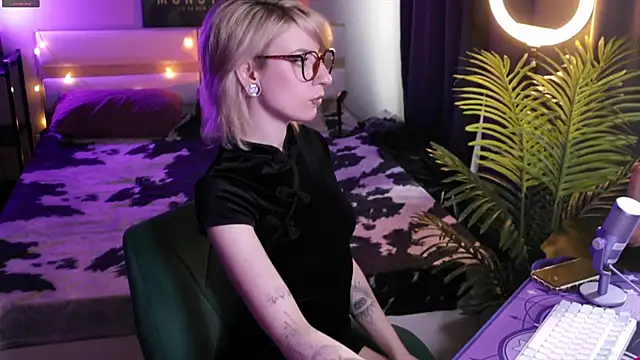  Moonlight t online show from 04-12-26, 09:23