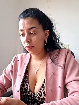Snapshot of Emily_Wane chatting on 05-30-26, 05:40 Emily Wane online show from 05-30-26, 05:40