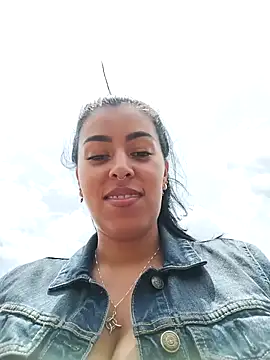 Snapshot of Emily_Wane chatting on 09-26-25, 04:47 Emily Wane online show from 09-26-25, 04:47