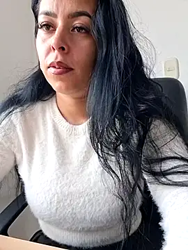 Snapshot of Emily_Wane chatting on 06-05-26, 04:56 Emily Wane online show from 06-05-26, 04:56