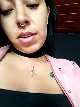 Snapshot of Emily_Wane chatting on 09-17-25, 04:53 Emily Wane online show from 09-17-25, 04:53