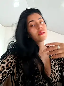 Snapshot of Emily_Wane chatting on 05-17-26, 05:35 Emily Wane online show from 05-17-26, 05:35
