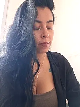 Snapshot of Emily_Wane chatting on 05-22-26, 04:49 Emily Wane online show from 05-22-26, 04:49
