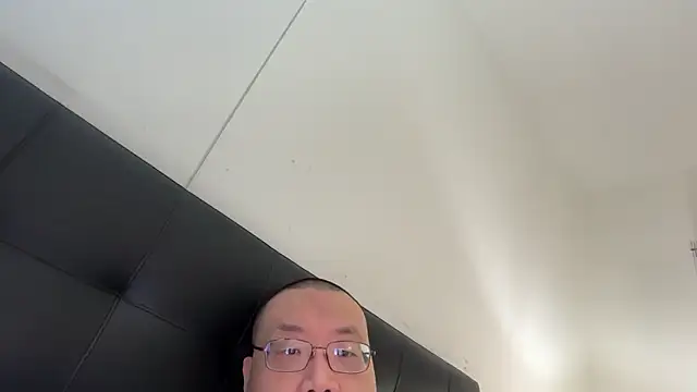 Snapshot of slaveasianboy chatting on 05-13-26, 03:19 slaveasianboy online show from 05-13-26, 03:19