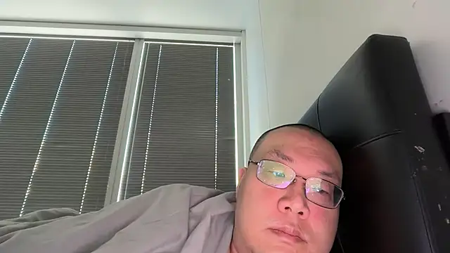 Snapshot of slaveasianboy chatting on 05-11-26, 04:04 slaveasianboy online show from 05-11-26, 04:04