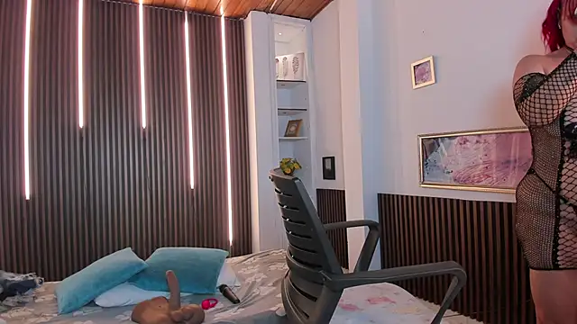 victoria mooree online show from 09-19-25, 05:39