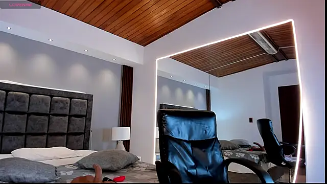 victoria mooree online show from 03-20-25, 07:25