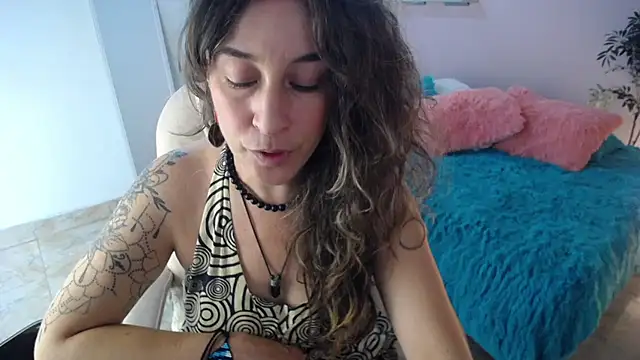 Paula Paz online show from 09-24-25, 02:12