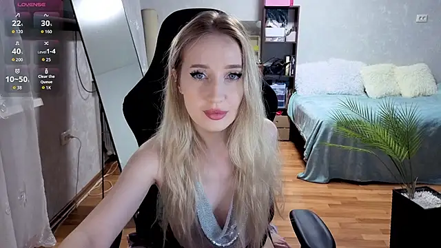 Little Soph online show from 09-09-25, 12:21