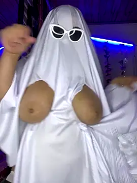 CharlotteMillers online show from 10-30-25, 09:40