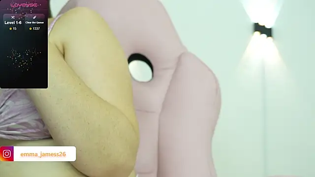 Emma jamess online show from 03-19-26, 03:17